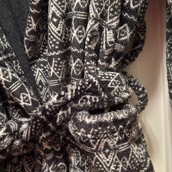 Alexander Del Rossa Long Plush Patterned Robe - Picture 3 of 7